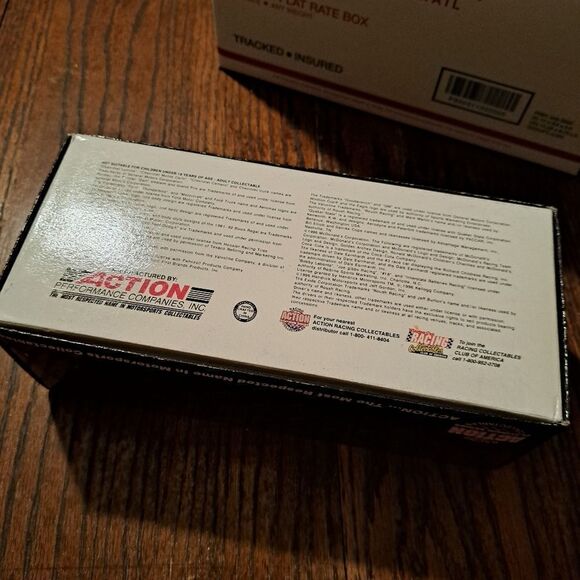 Vintage 96 Action Collect Darrell Waltrip Parts America Die Cast Nascar Race Car - Picture 9 of 11